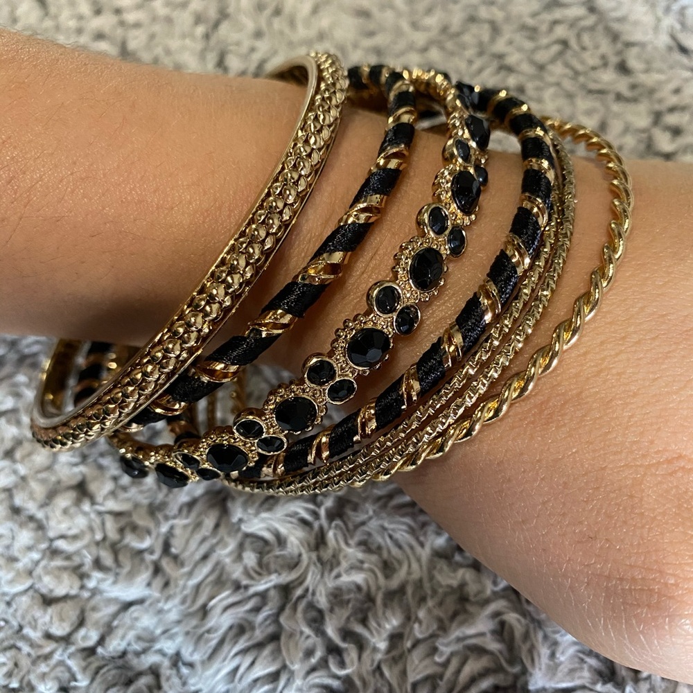 Black and Gold-plated Bangle Bracelet Set